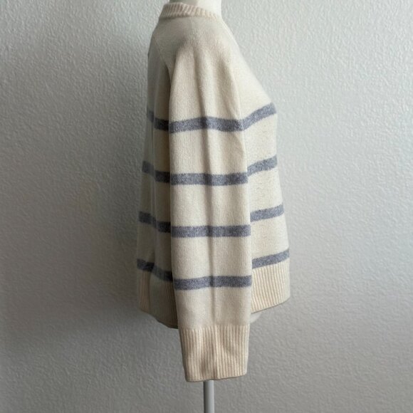 Abercrombie & Fitch Cream Striped Crewneck Sweater Size Small - Picture 5 of 7